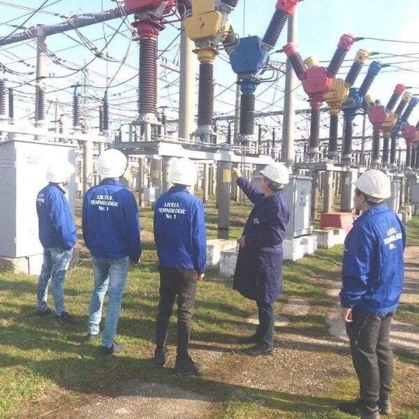Laborator de electrotehnică — specializarea Electric, fotografia 9