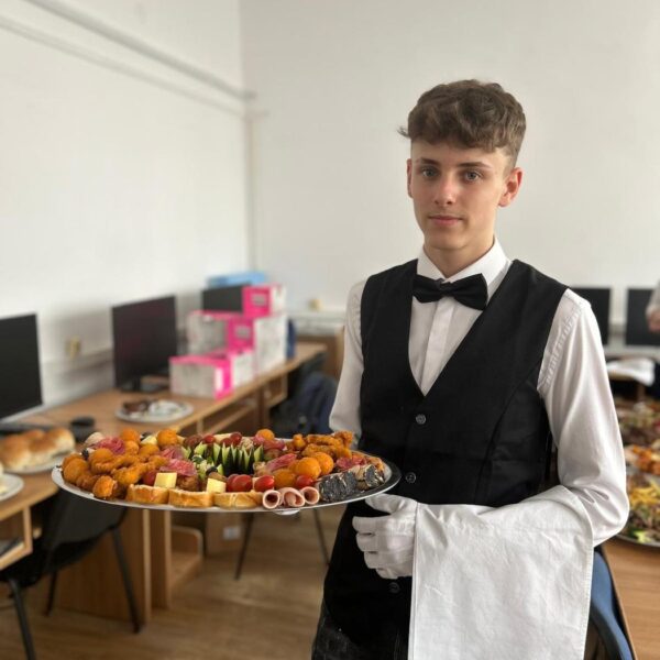 Practică în bucătăria didactică — Turism și alimentație, fotografia 2